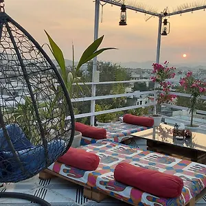 Raahi Backpacker's Hostel